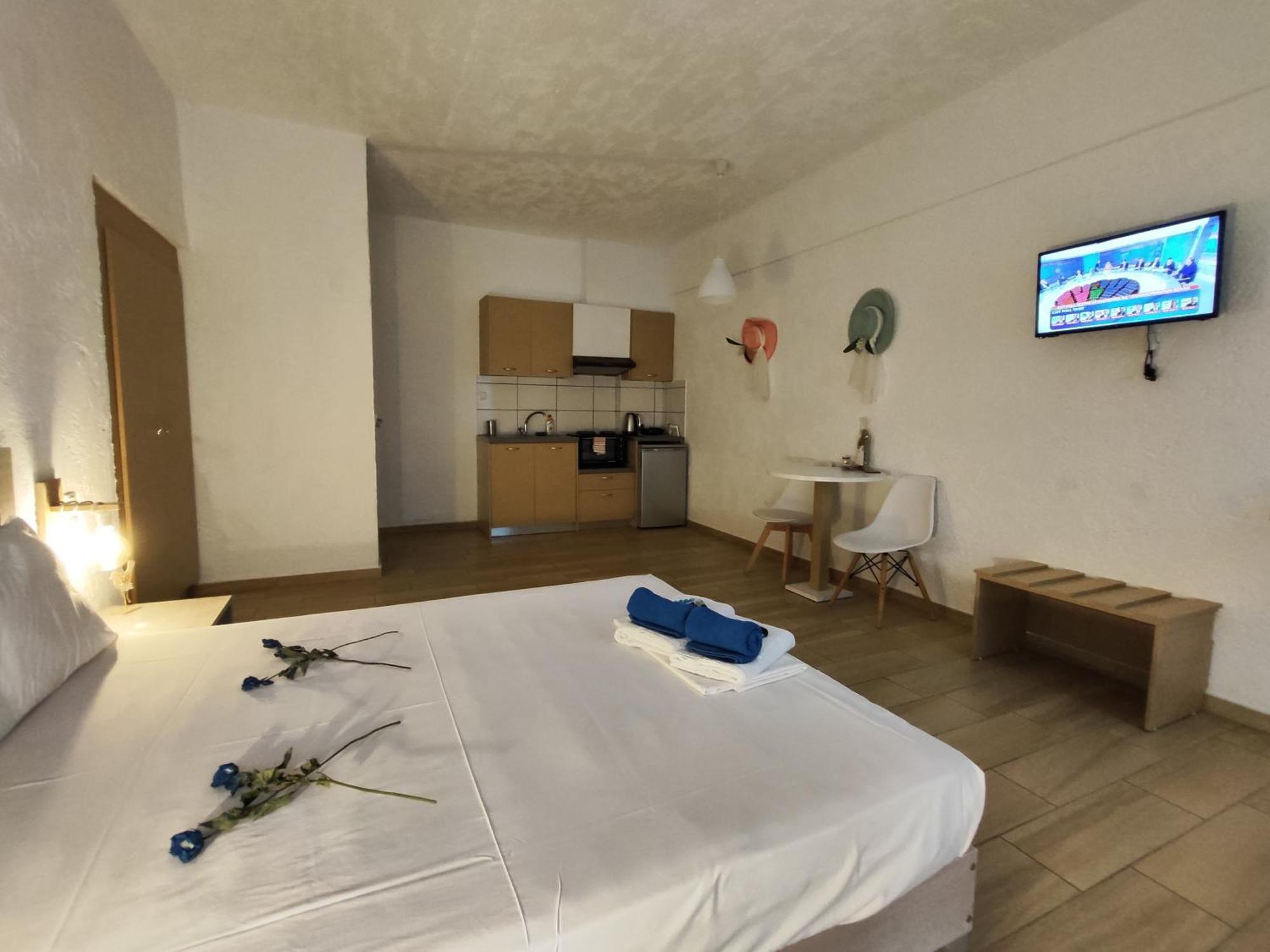 Ble Island Aparthotel Hersonissos  Bagian luar foto